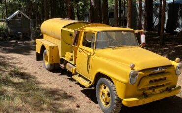 International-1957-yellow-5