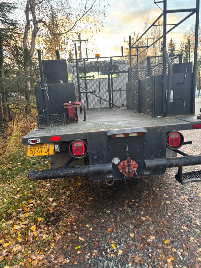 International-4700-diesel-1996-white-1
