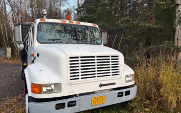 International-4700-diesel-1996-white-4