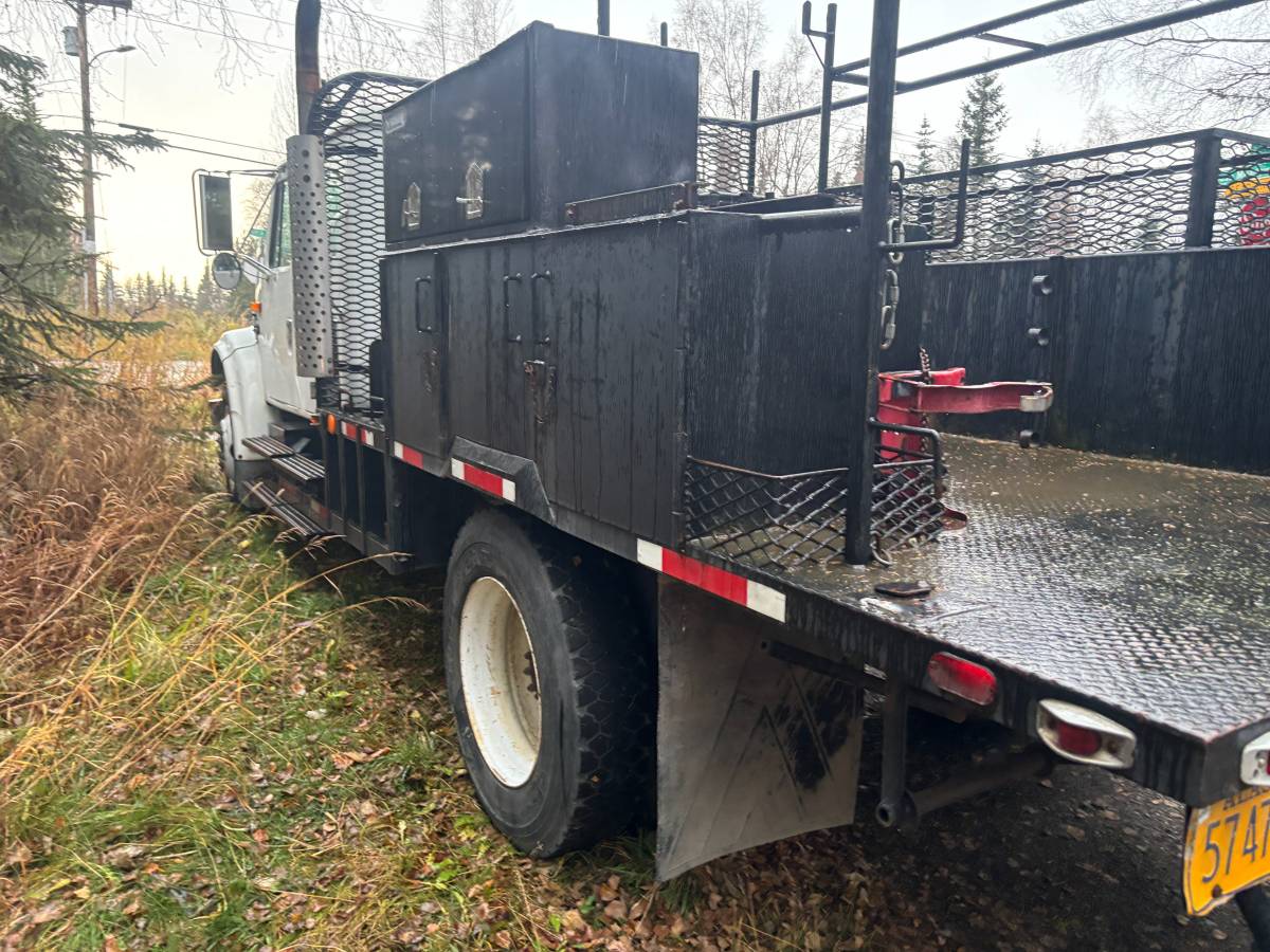 International-4700-diesel-1996-white-6