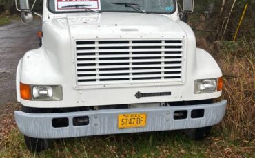 International-4700-diesel-1996-white-8