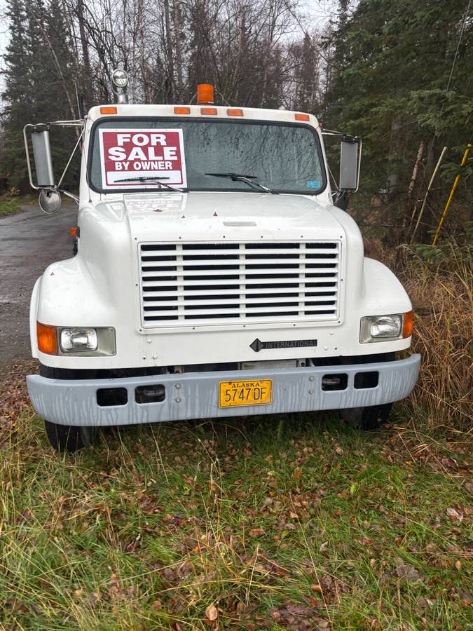 International-4700-diesel-1996-white-8