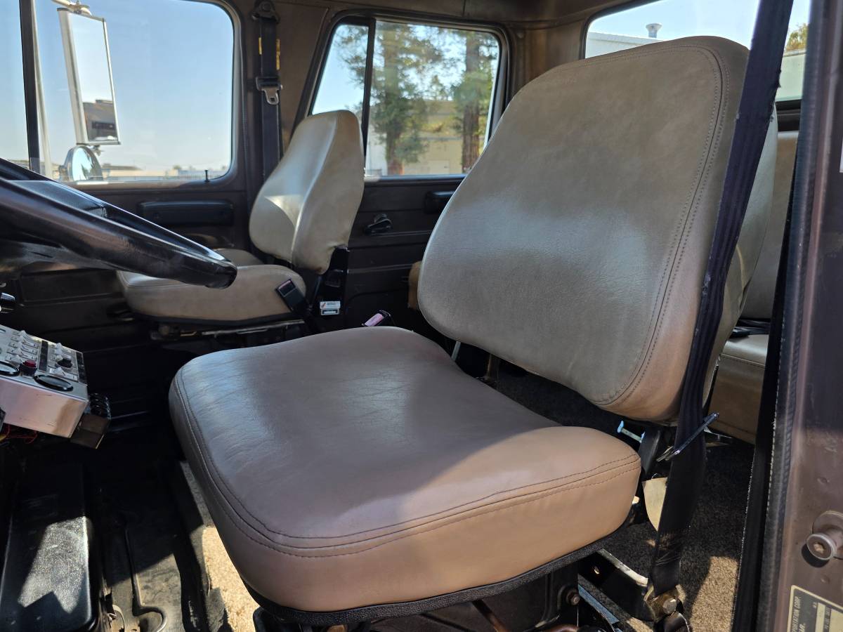 International-4900-diesel-1992-13
