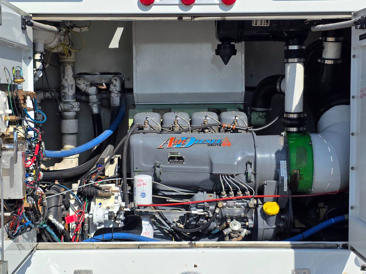 International-4900-diesel-1992-28