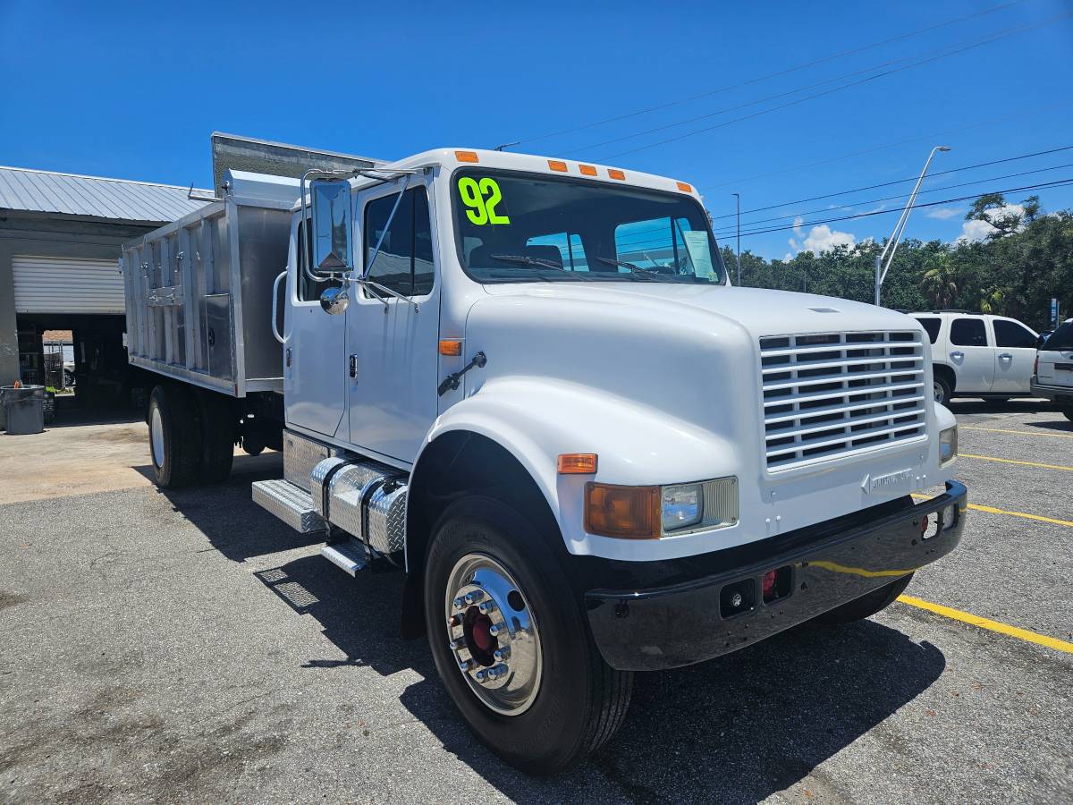 International-4900-diesel-1992-white-25
