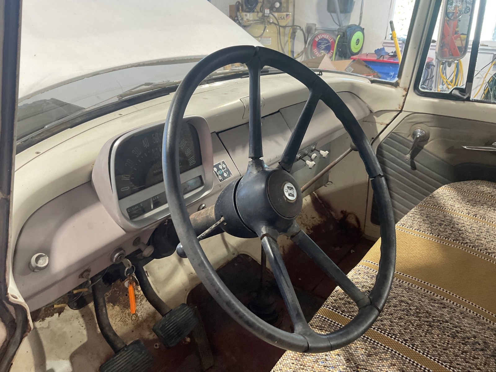 International-Harvester-12-Ton-Pickup-1957-Standard-Cab-Pickup-5