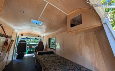 International-Harvester-34-TON-VAN-1953-DELIVERY-VAN-12