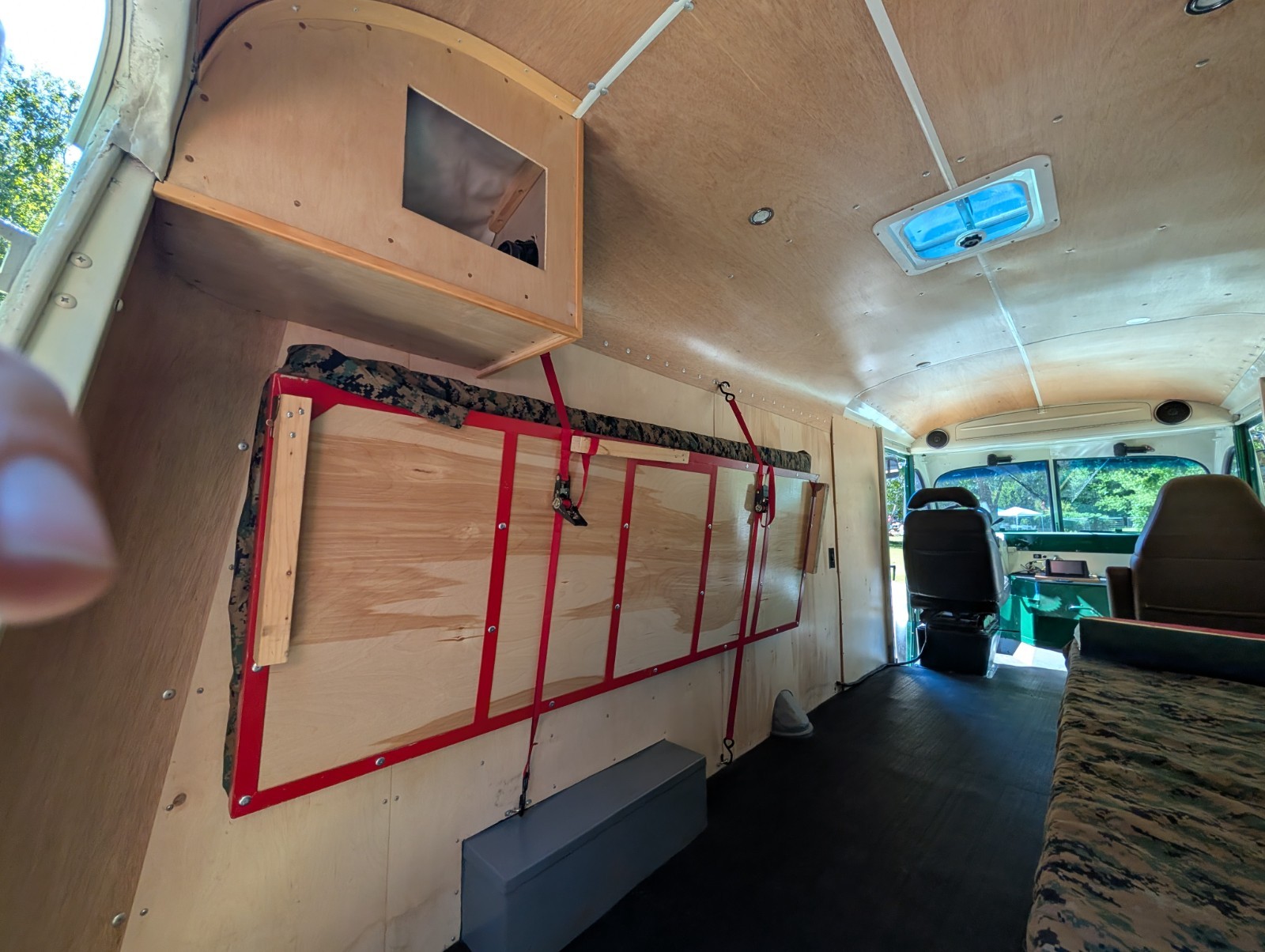 International-Harvester-34-TON-VAN-1953-DELIVERY-VAN-13