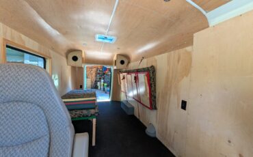 International-Harvester-34-TON-VAN-1953-DELIVERY-VAN-16
