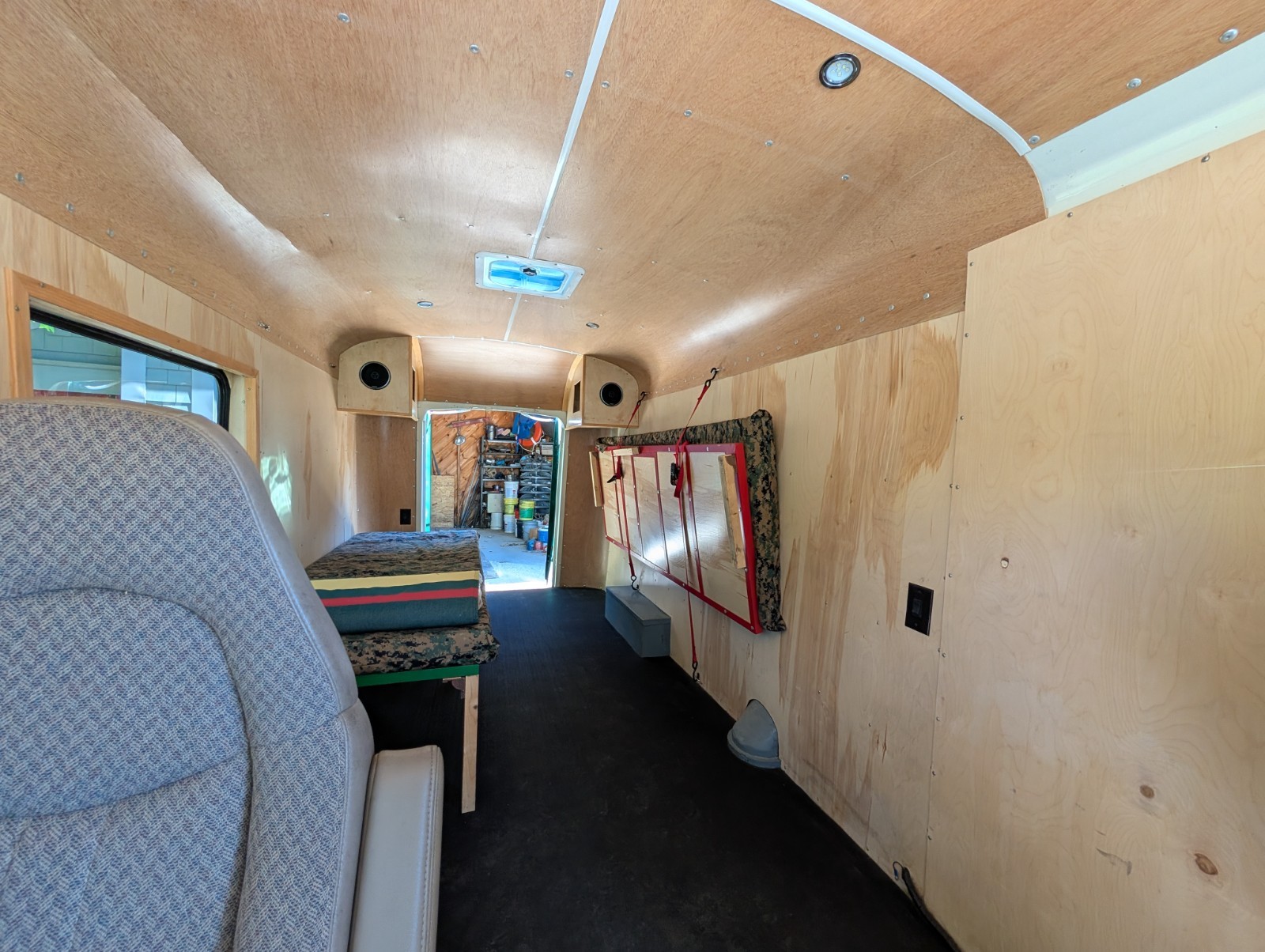 International-Harvester-34-TON-VAN-1953-DELIVERY-VAN-16