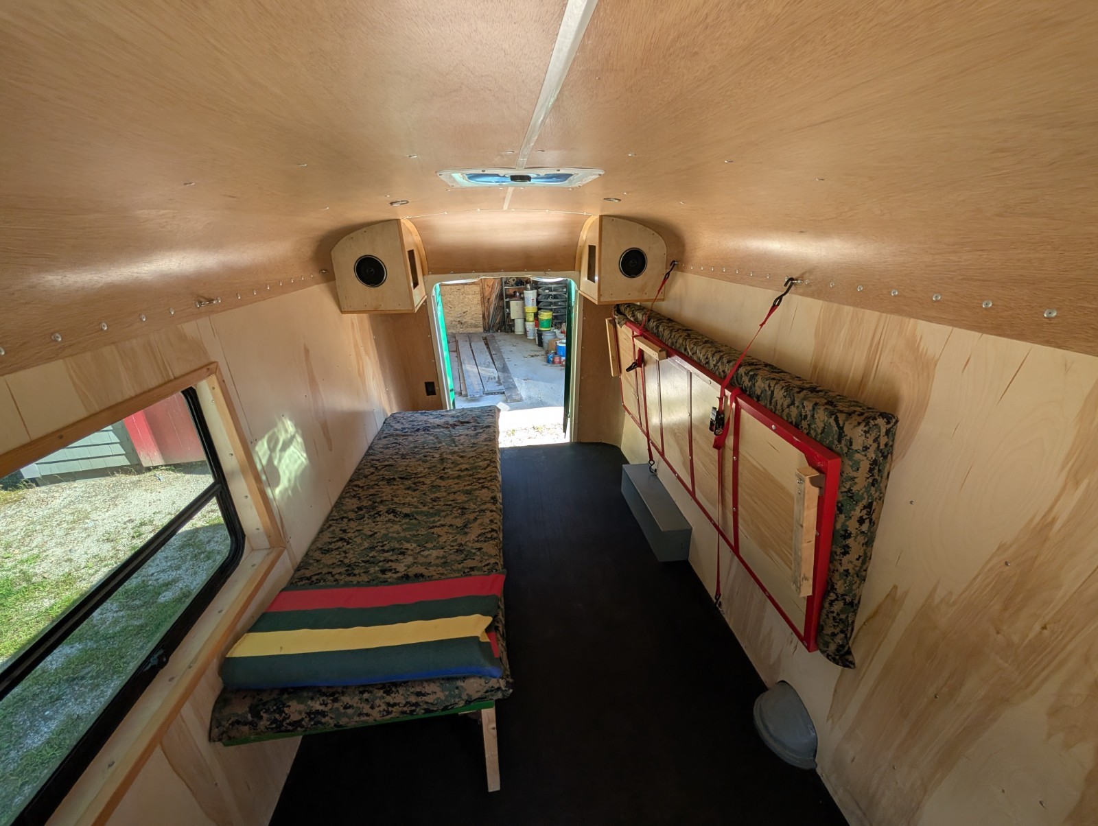 International-Harvester-34-TON-VAN-1953-DELIVERY-VAN-17