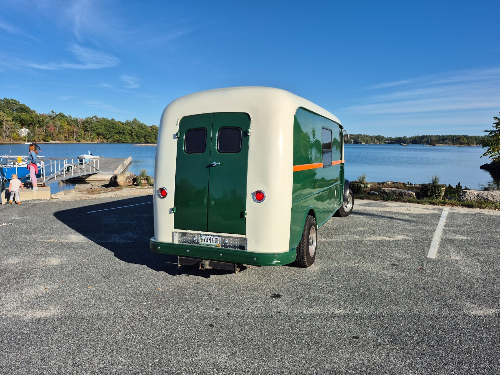 International-Harvester-34-TON-VAN-1953-DELIVERY-VAN-2