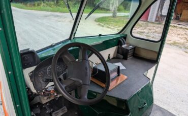 International-Harvester-34-TON-VAN-1953-DELIVERY-VAN-22
