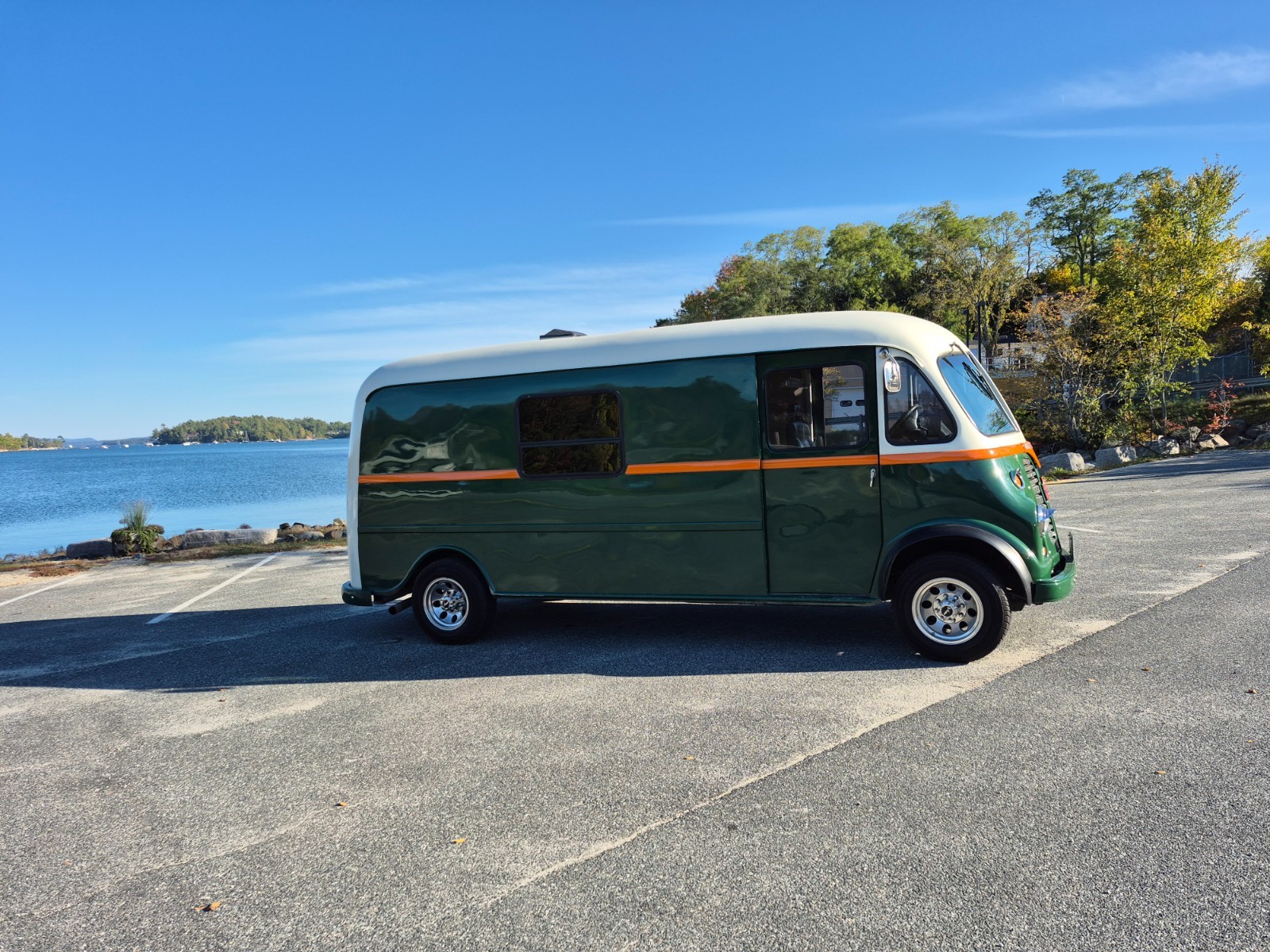 International-Harvester-34-TON-VAN-1953-DELIVERY-VAN-24