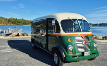 International-Harvester-34-TON-VAN-1953-DELIVERY-VAN