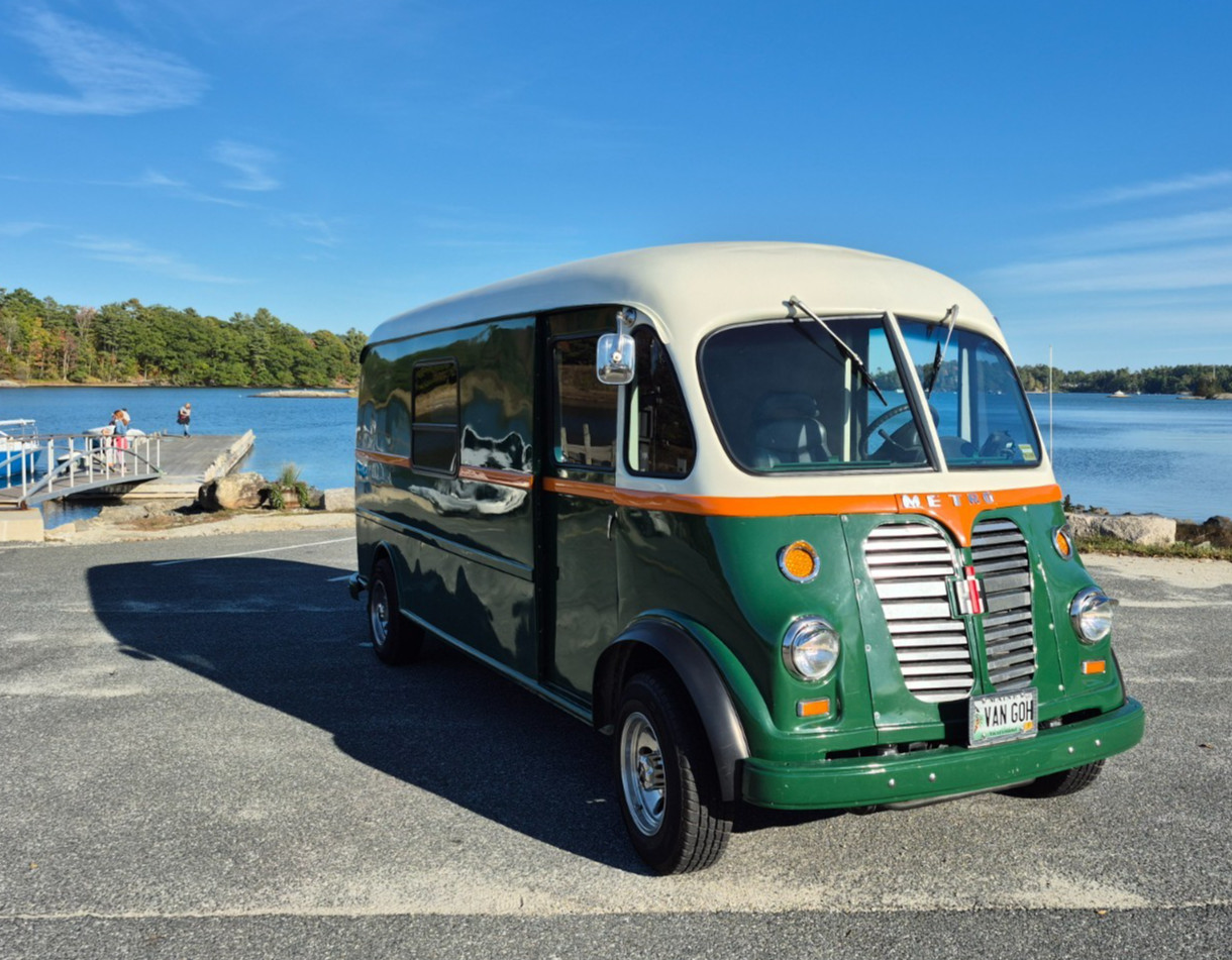 International-Harvester-34-TON-VAN-1953-DELIVERY-VAN