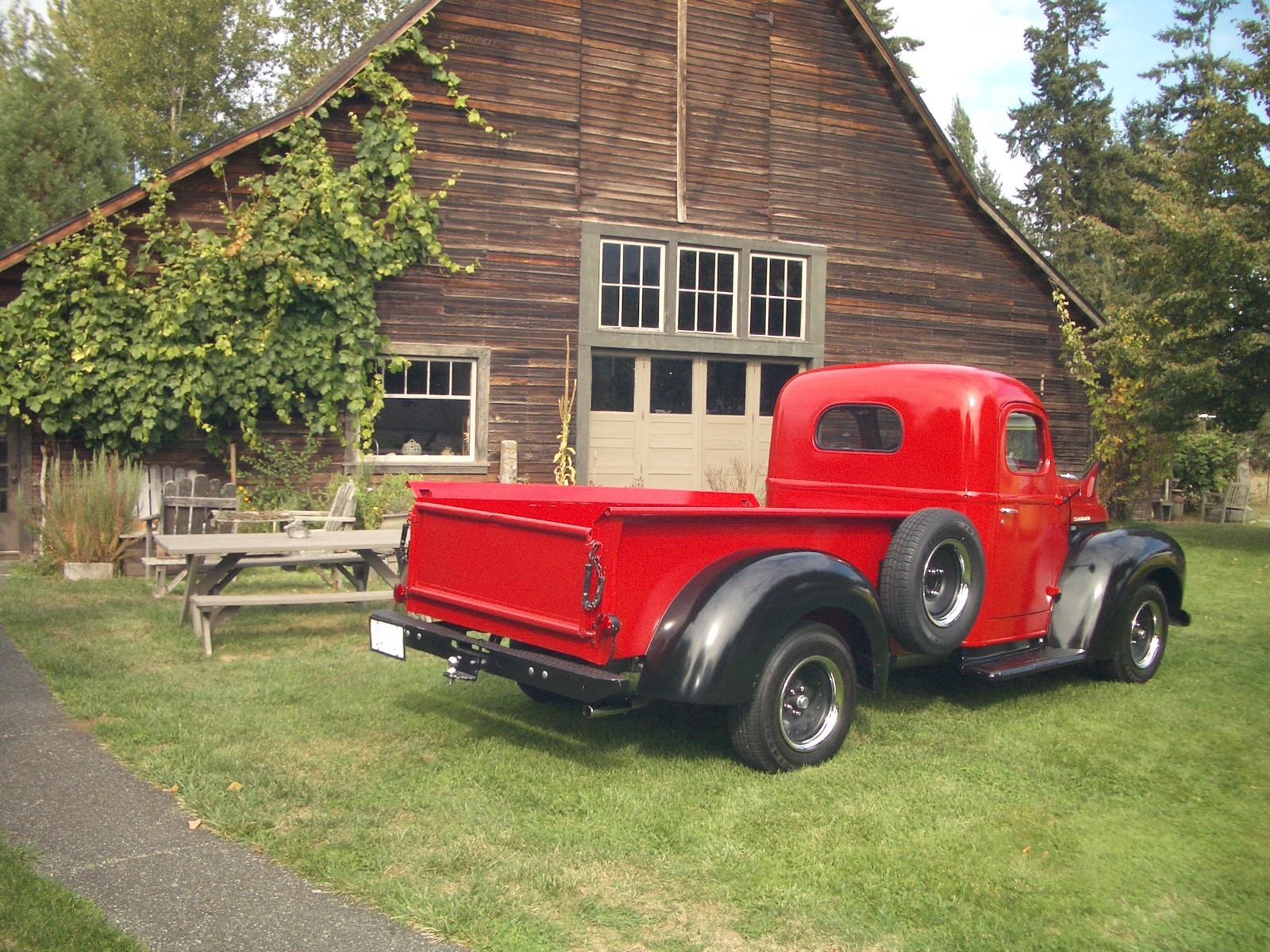 International-Harvester-KB2-34-ton-Pickup-Truck-Restored-1949-10