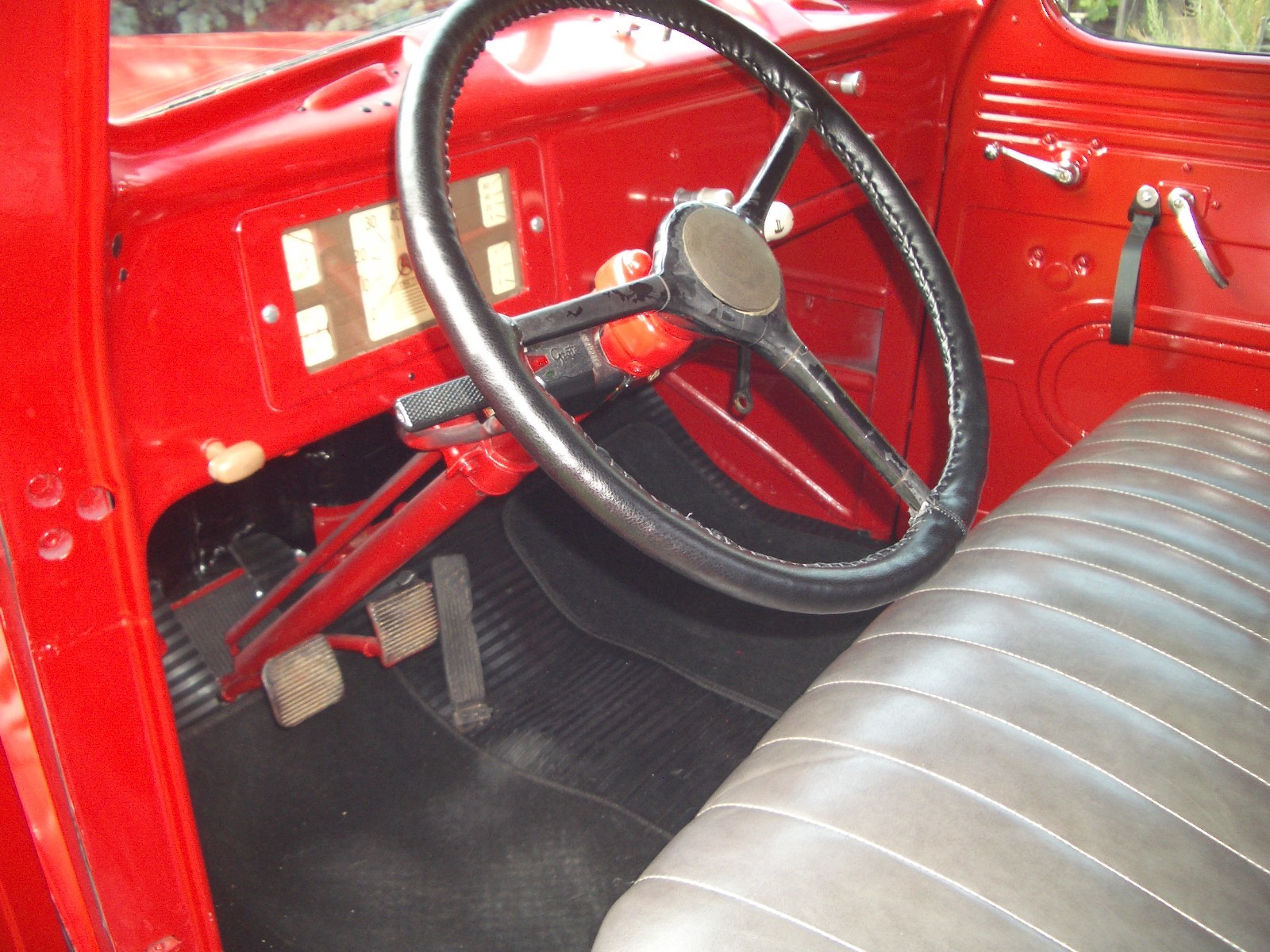 International-Harvester-KB2-34-ton-Pickup-Truck-Restored-1949-14