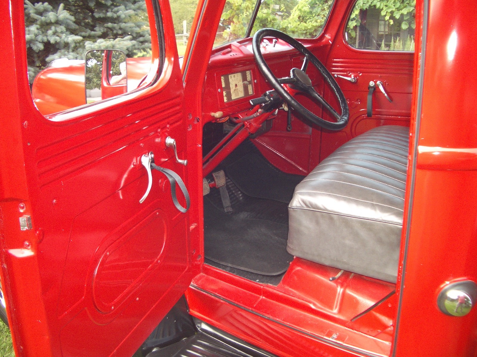 International-Harvester-KB2-34-ton-Pickup-Truck-Restored-1949-15