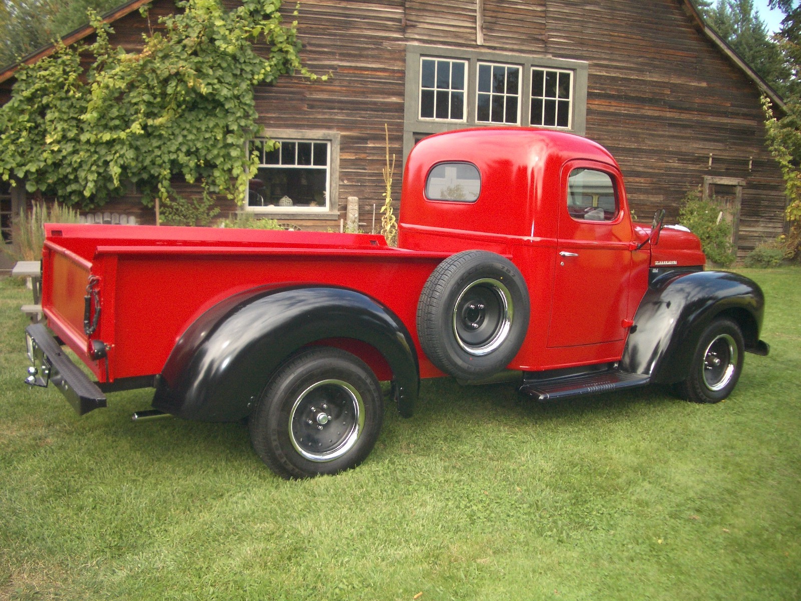 International-Harvester-KB2-34-ton-Pickup-Truck-Restored-1949-7