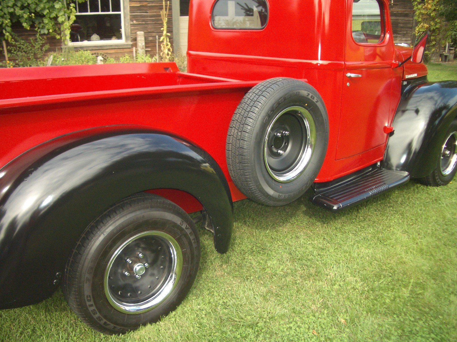 International-Harvester-KB2-34-ton-Pickup-Truck-Restored-1949-9