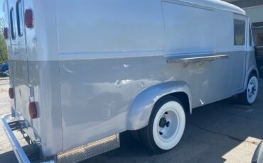 International-Harvester-Metro-1964-Extended-Passenger-Van-1