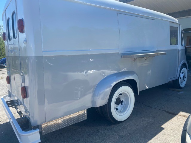 International-Harvester-Metro-1964-Extended-Passenger-Van-1