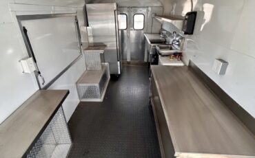 International-Harvester-Metro-1964-Extended-Passenger-Van-12