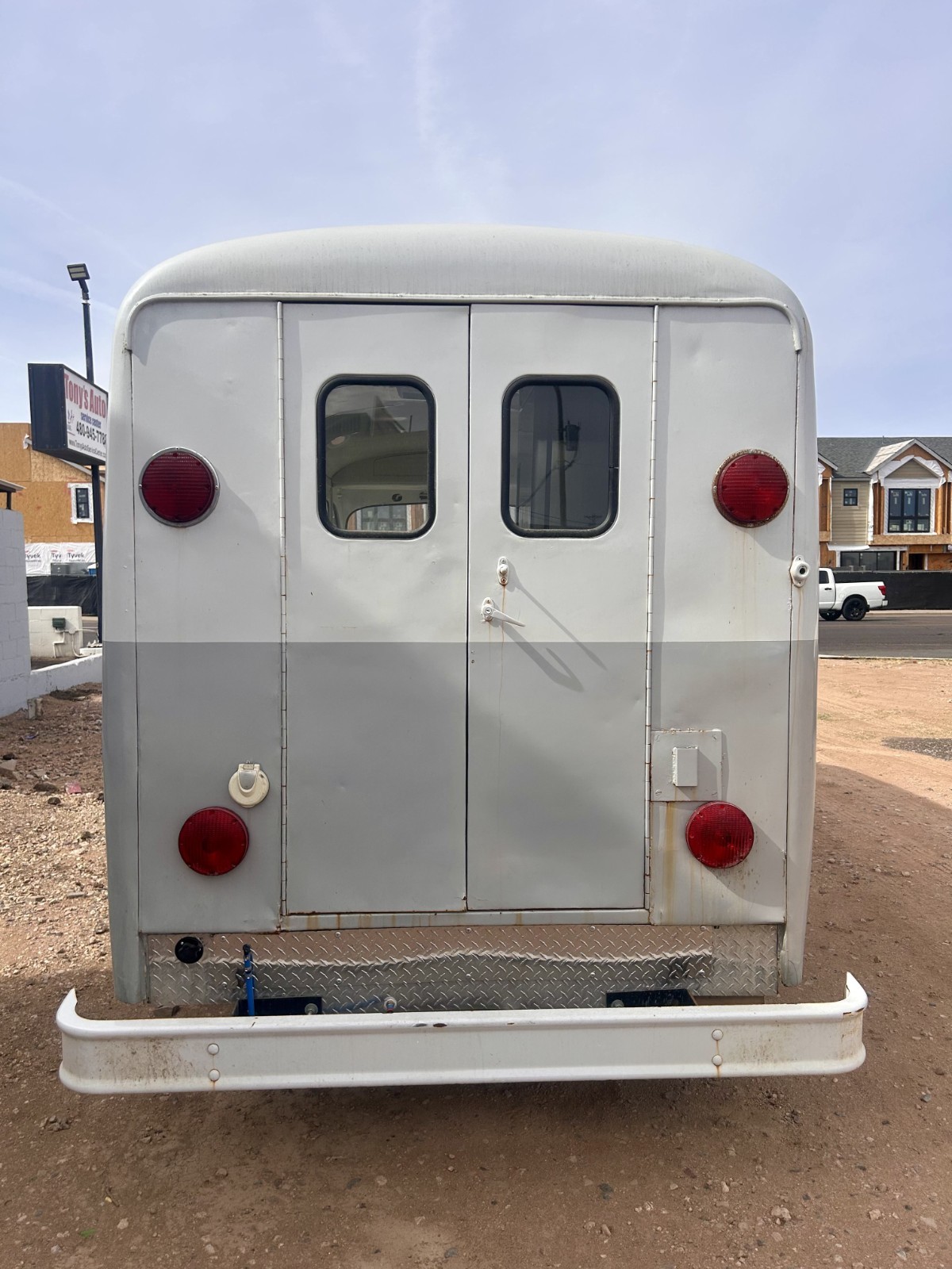 International-Harvester-Metro-1964-Extended-Passenger-Van-19