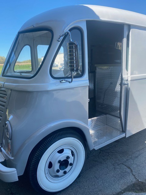 International-Harvester-Metro-1964-Extended-Passenger-Van-3