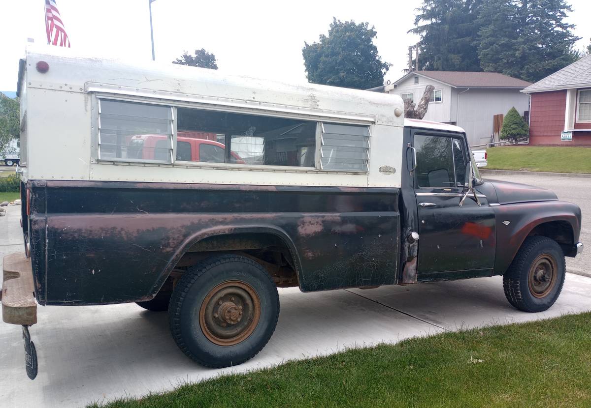 International-d1200-1965-black-4