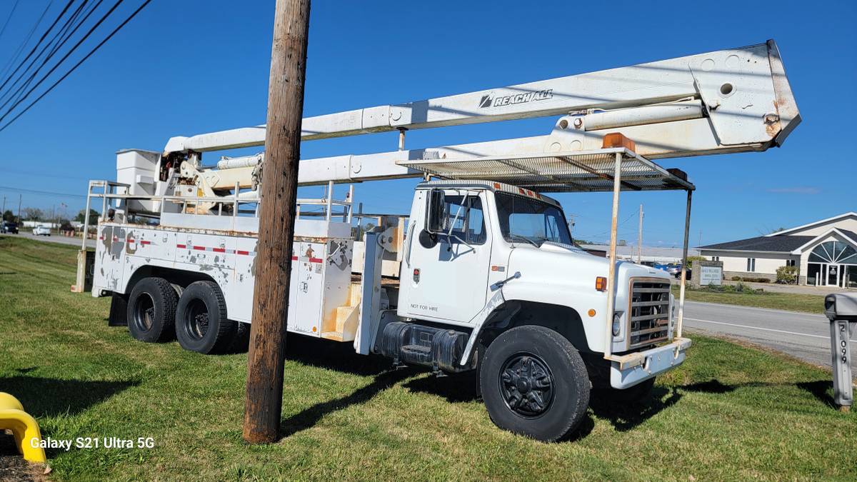 International-diesel-1989-white-3