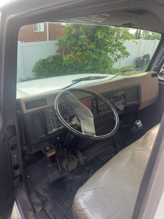 International-diesel-1995-white-3
