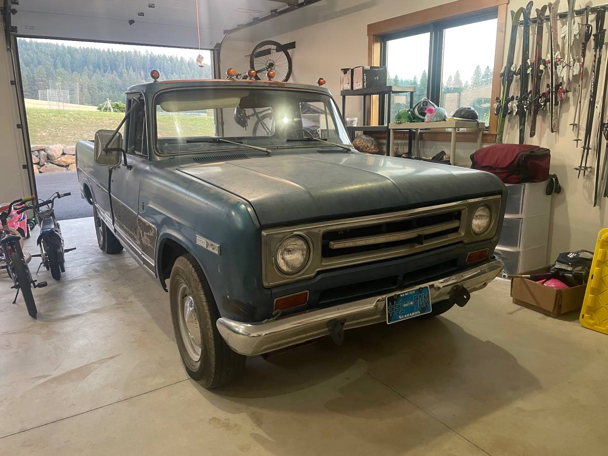 International-harvester-1200d-1970-blue-6