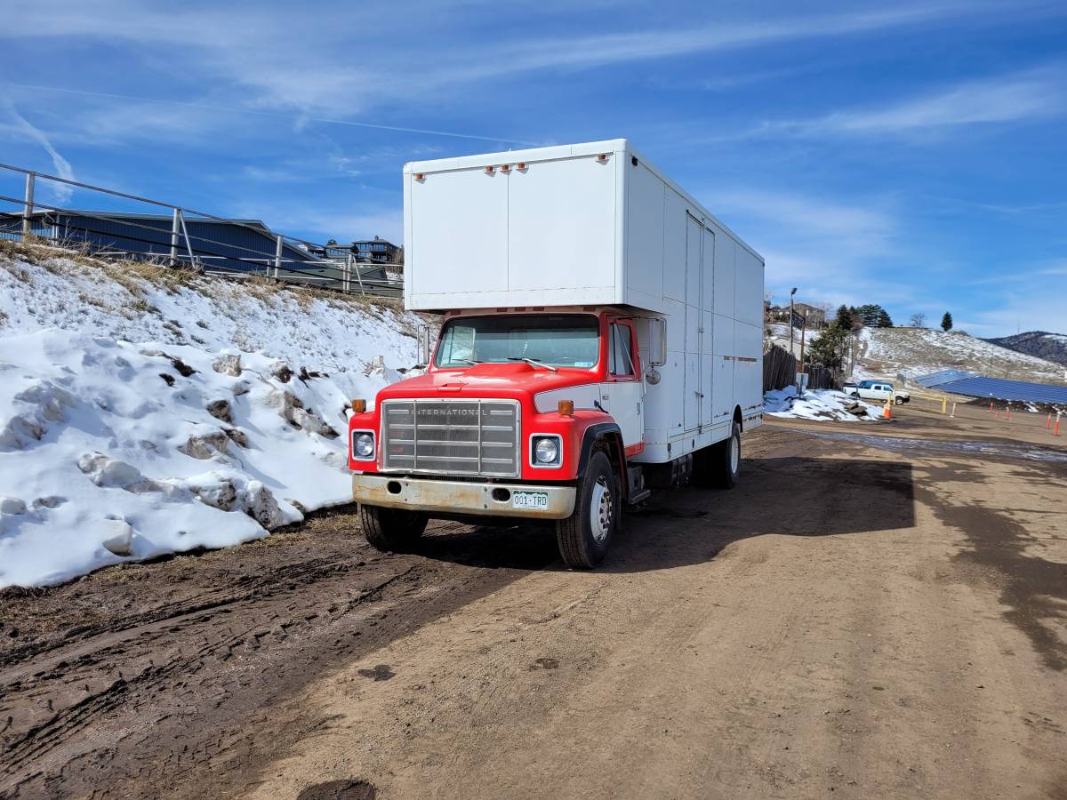 International-harvester-diesel-1979-white-3
