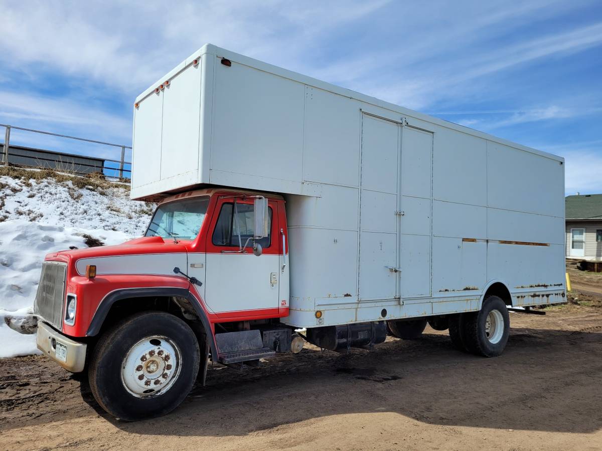 International-harvester-diesel-1979-white-4