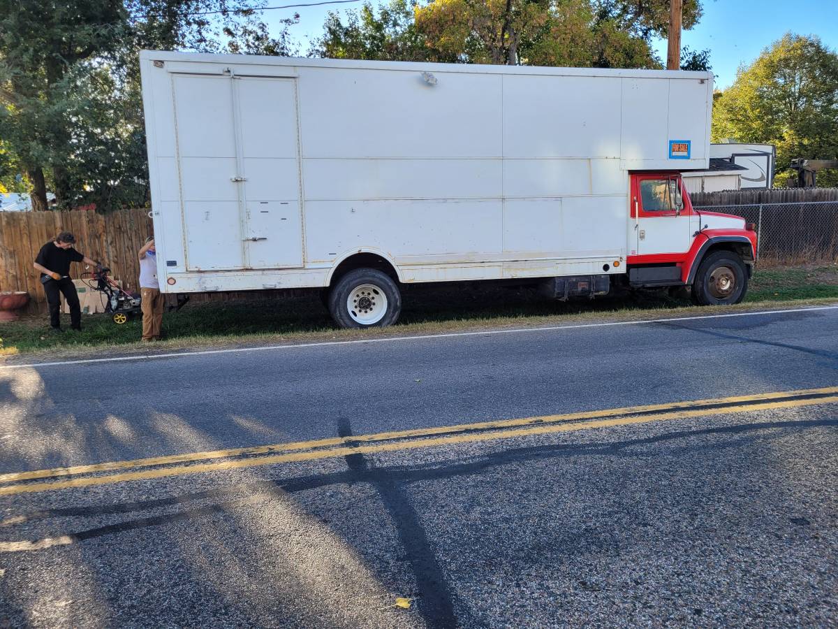 International-harvester-diesel-1979-white-6