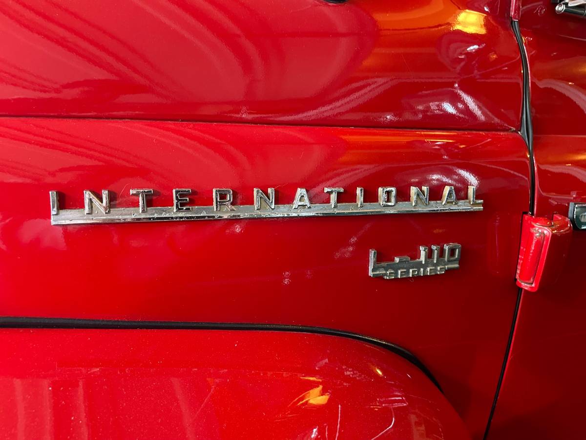 International-l110-1952-red-5