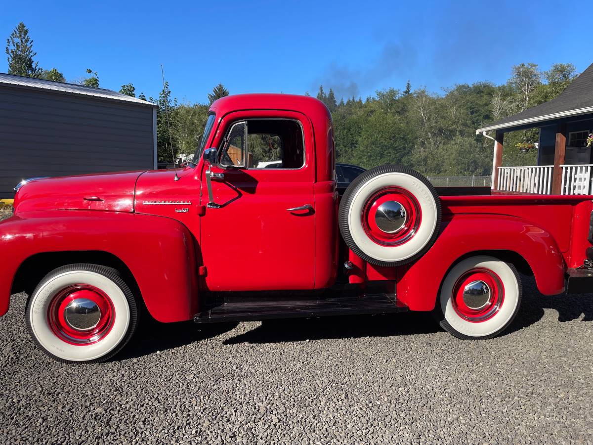 International-l110-1952-red