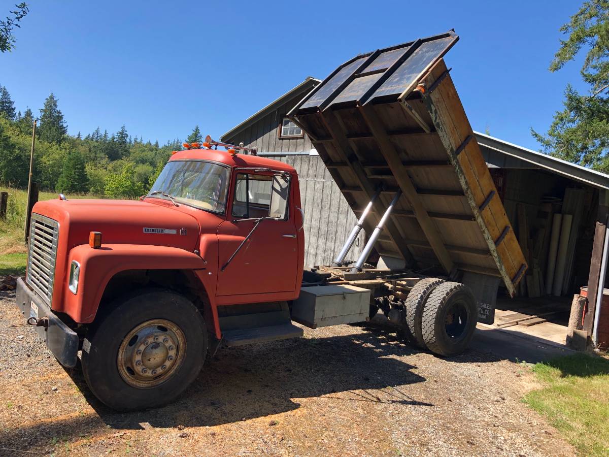 International-load-star-1700-truck-1977-red-2
