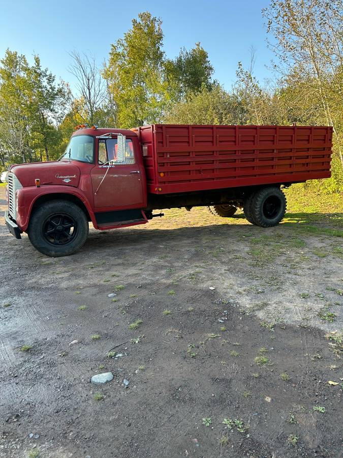 International-loadstar-1600-dump-truck-1968-red-1
