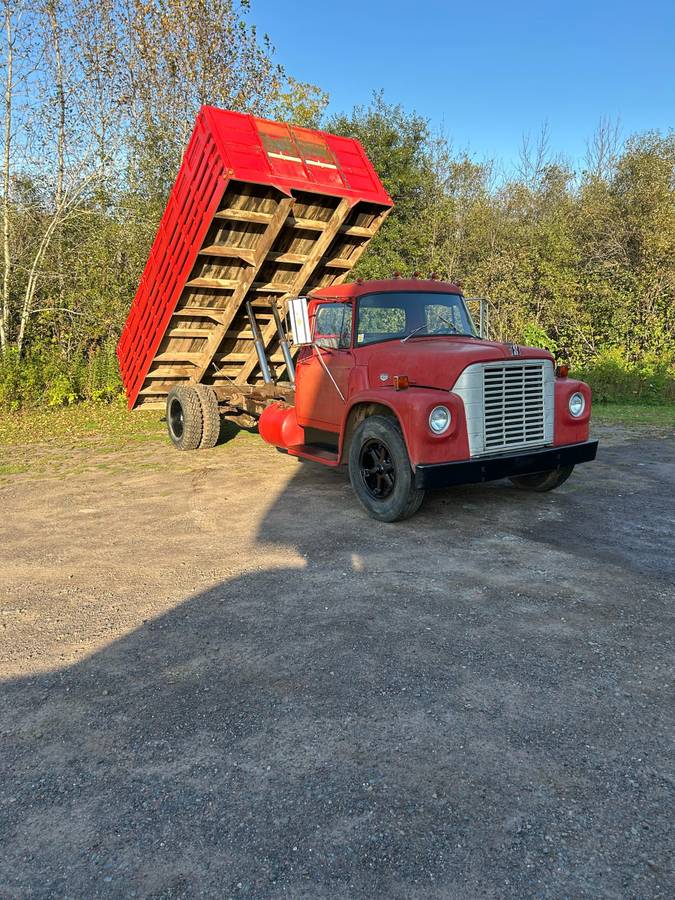 International-loadstar-1600-dump-truck-1968-red-3