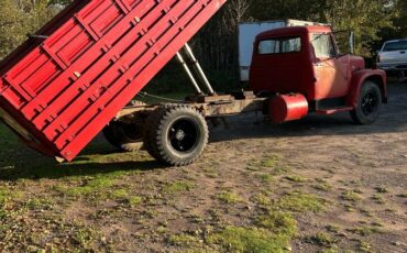 International-loadstar-1600-dump-truck-1968-red-4
