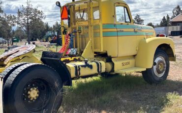 International-r200-1964-yellow-1