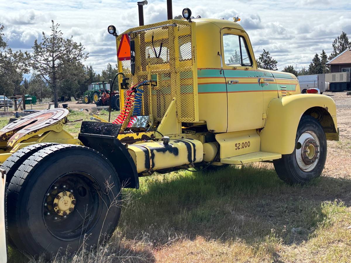 International-r200-1964-yellow-1