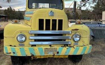 International-r200-1964-yellow-2
