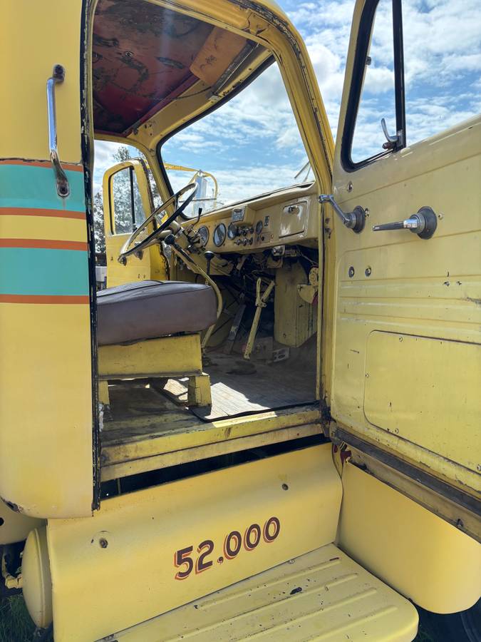 International-r200-1964-yellow-6