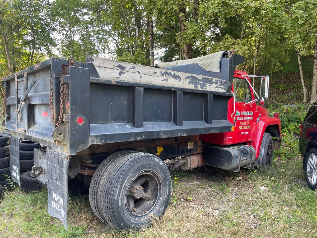 International-s1600-diesel-1988-red-1