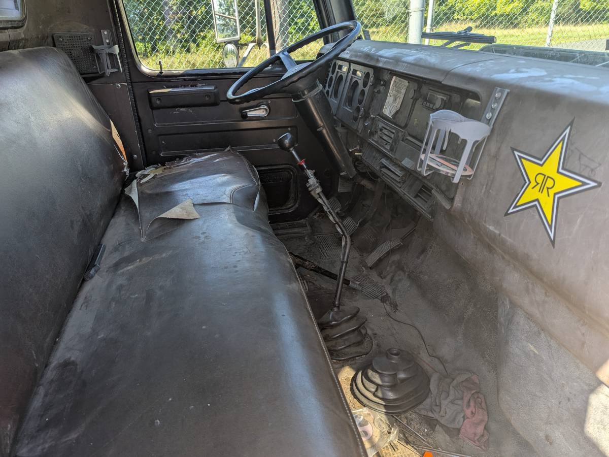 International-s1600-diesel-1989-white-3
