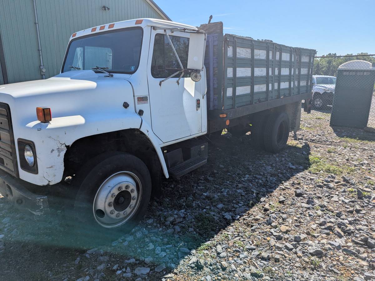 International-s1600-diesel-1989-white
